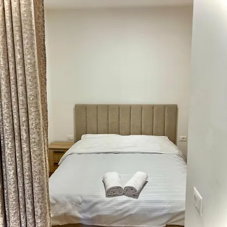 Bazaar Center Apartamento Tirana