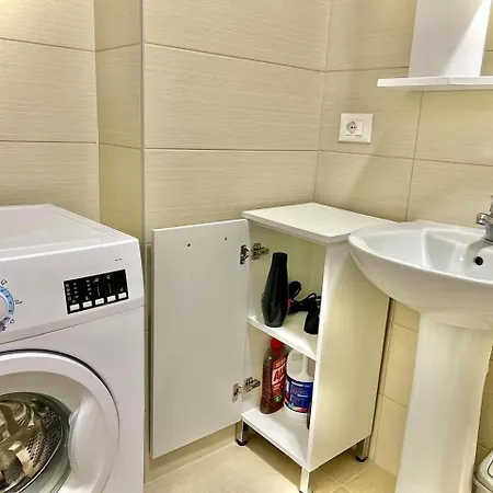 Bazaar Center * 地拉那