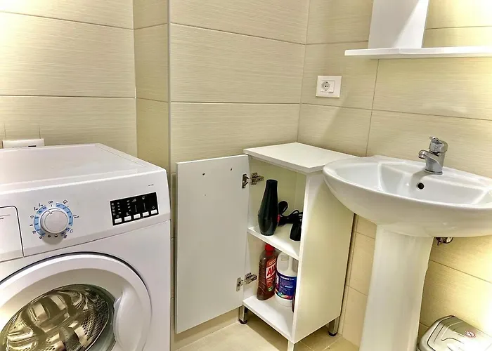 Bazaar Center * 地拉那